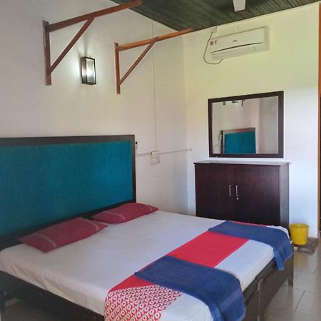 Ceylonica Beach Hotel Негомбо Екстериор снимка