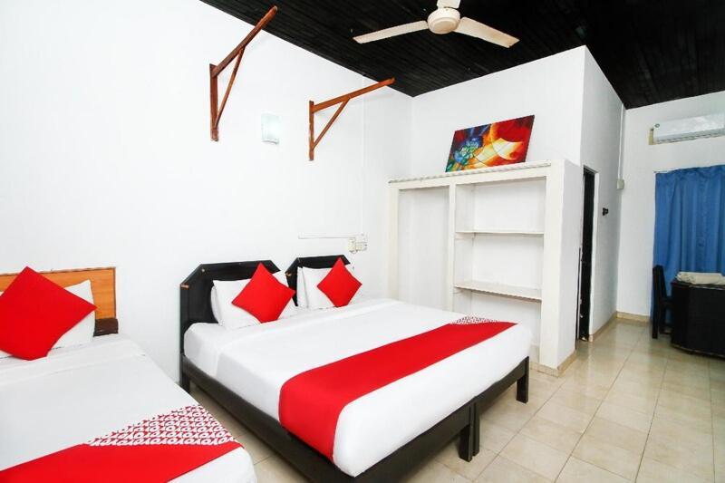 Ceylonica Beach Hotel Негомбо Екстериор снимка