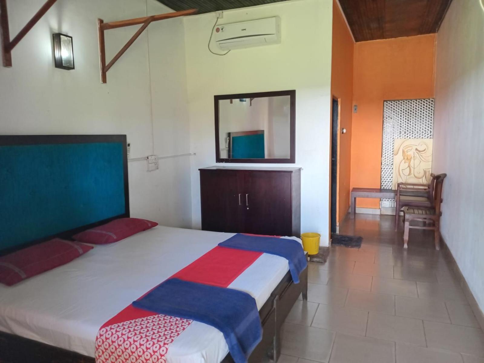 Ceylonica Beach Hotel Негомбо Екстериор снимка